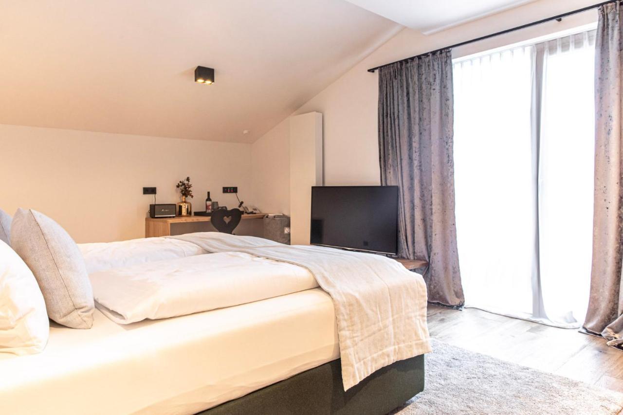Hotel & Appartements Alpenresidenz Viktoria Neustift im Stubaital Eksteriør bilde