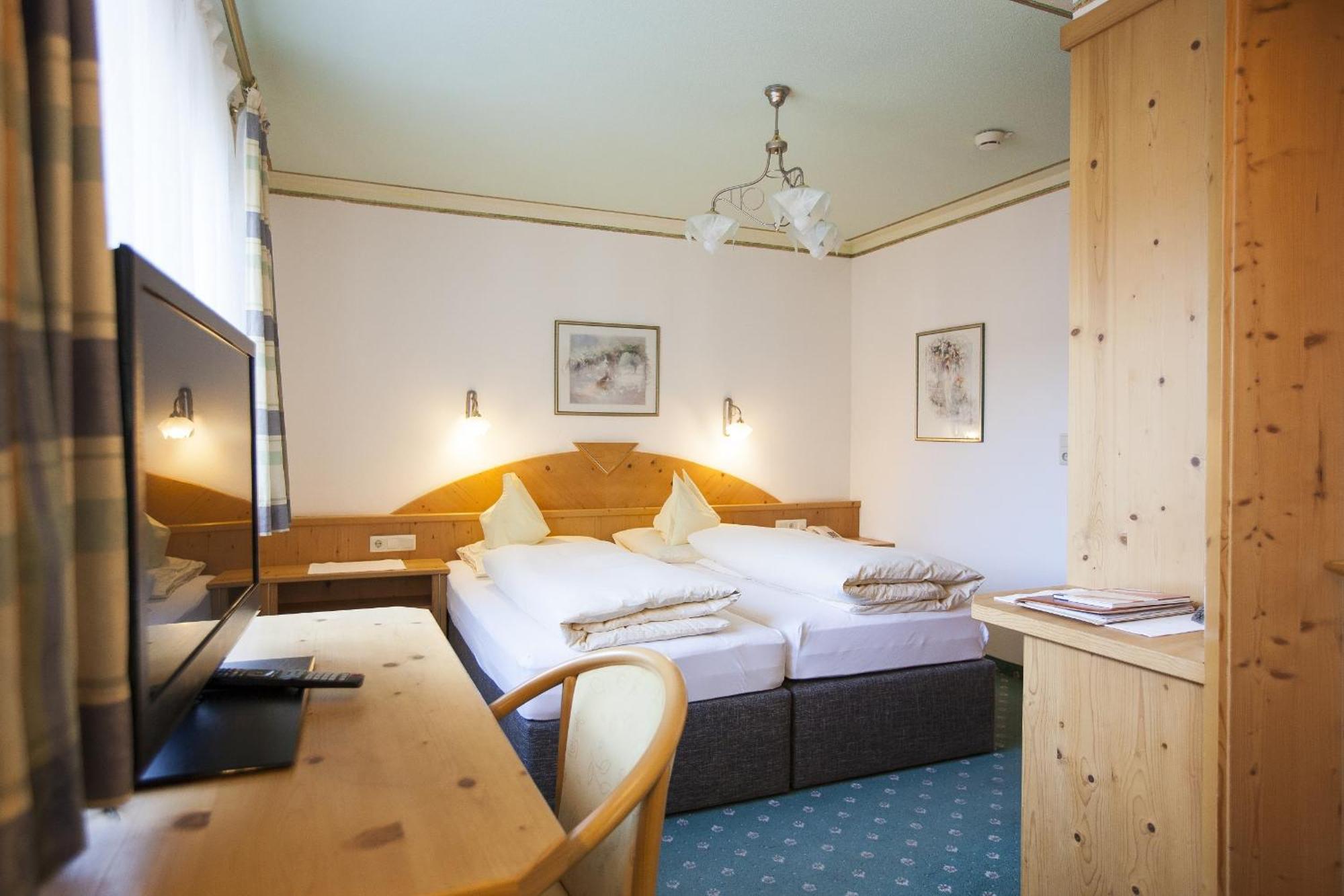 Hotel & Appartements Alpenresidenz Viktoria Neustift im Stubaital Rom bilde